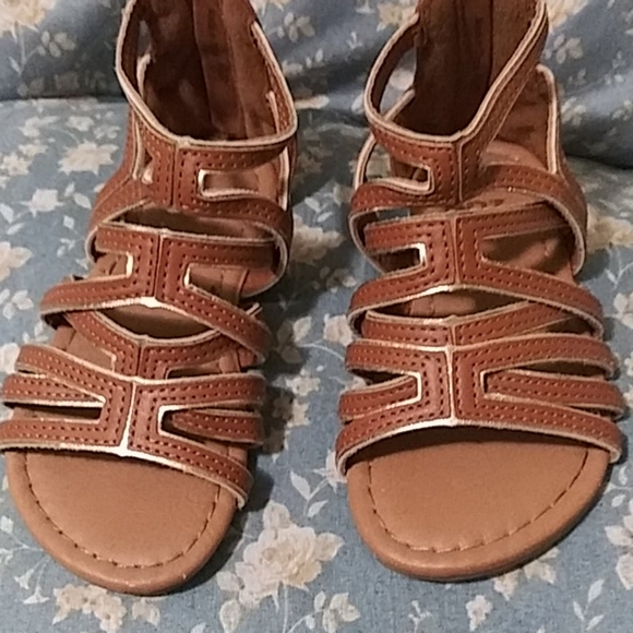 LITTLE GIRL SANDALS - Picture 3 of 7